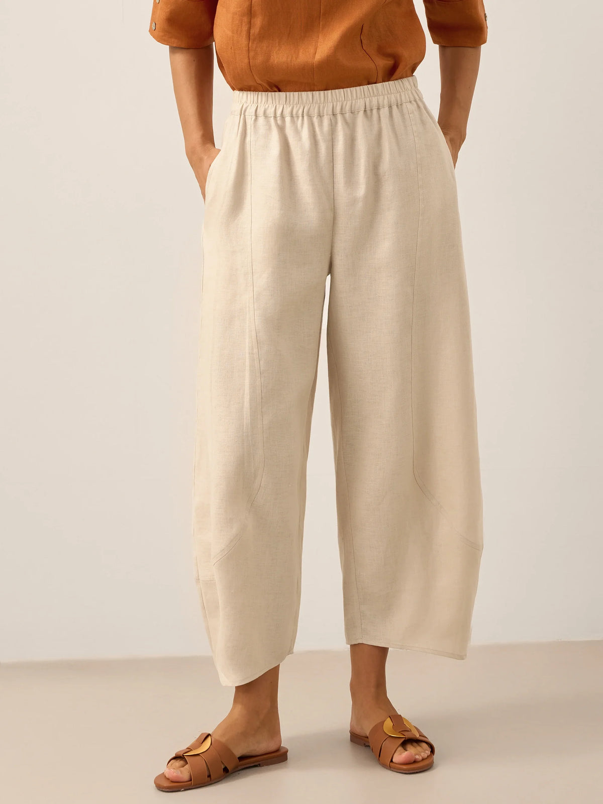 Linen Trousers in Khaki – Isolde by Maravesse