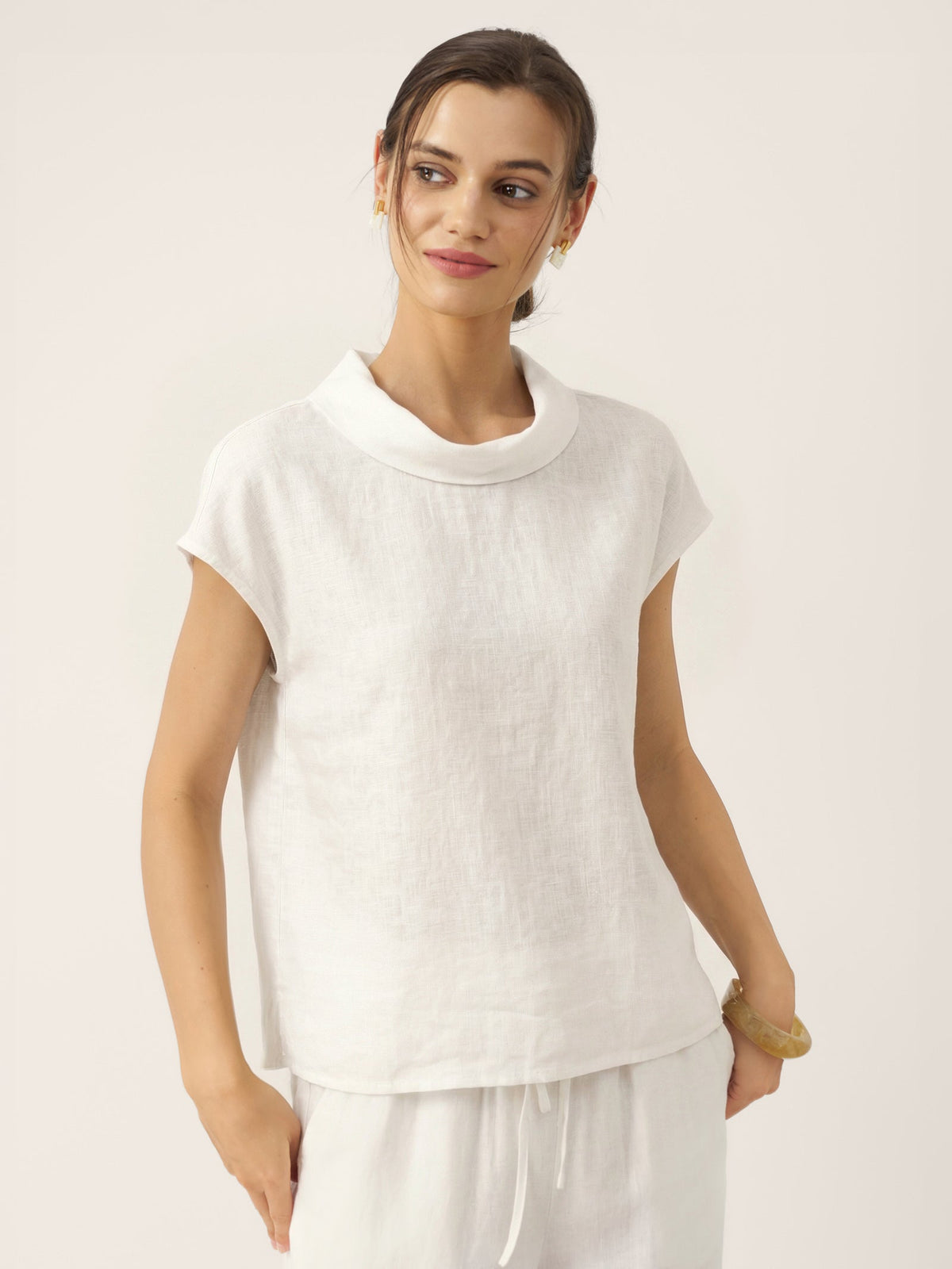 Linen Blouse in Optic White – Harriet by Maravesse
