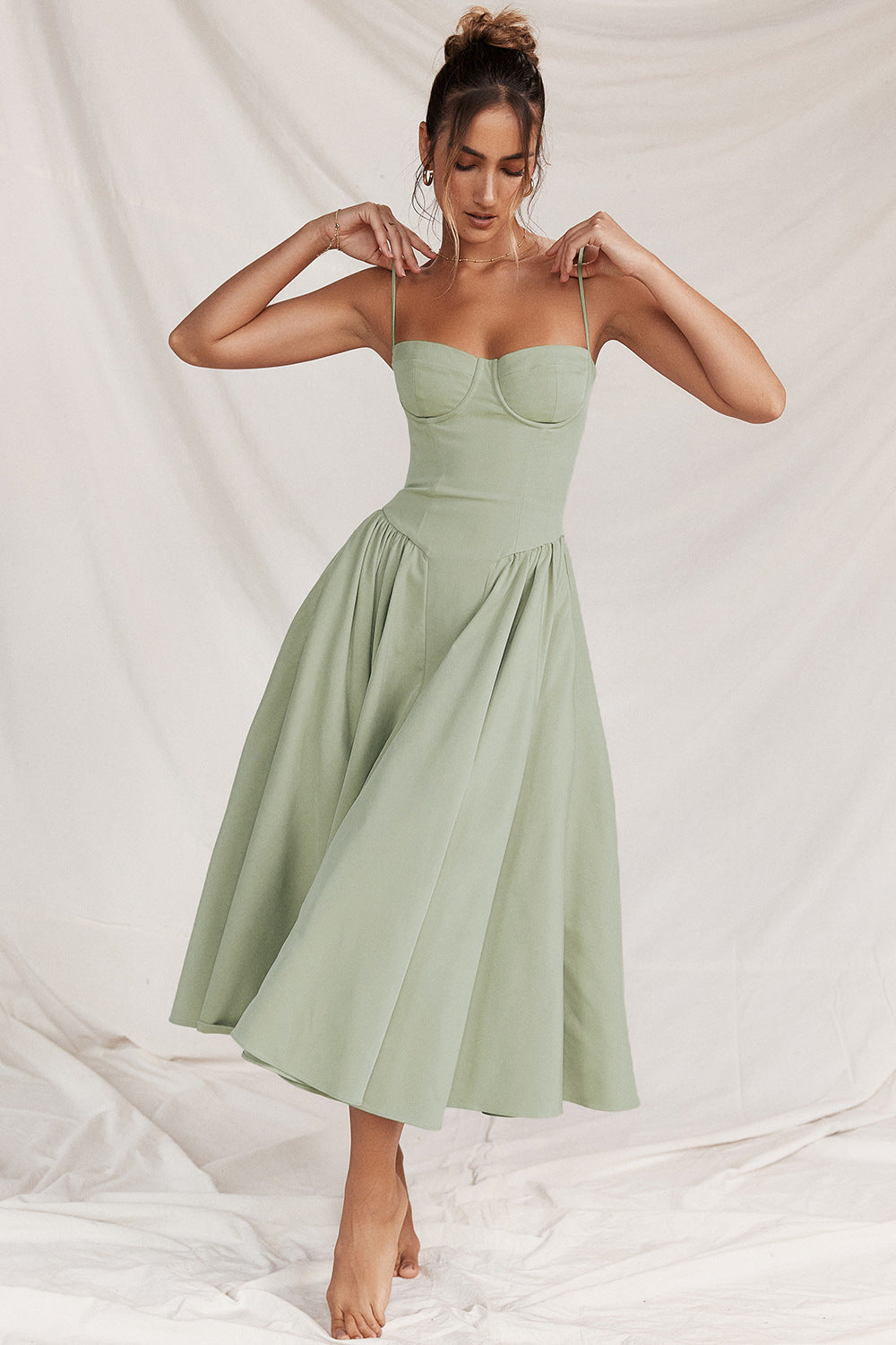 Corset Midi Dress in Light Green – Saar by Maravesse