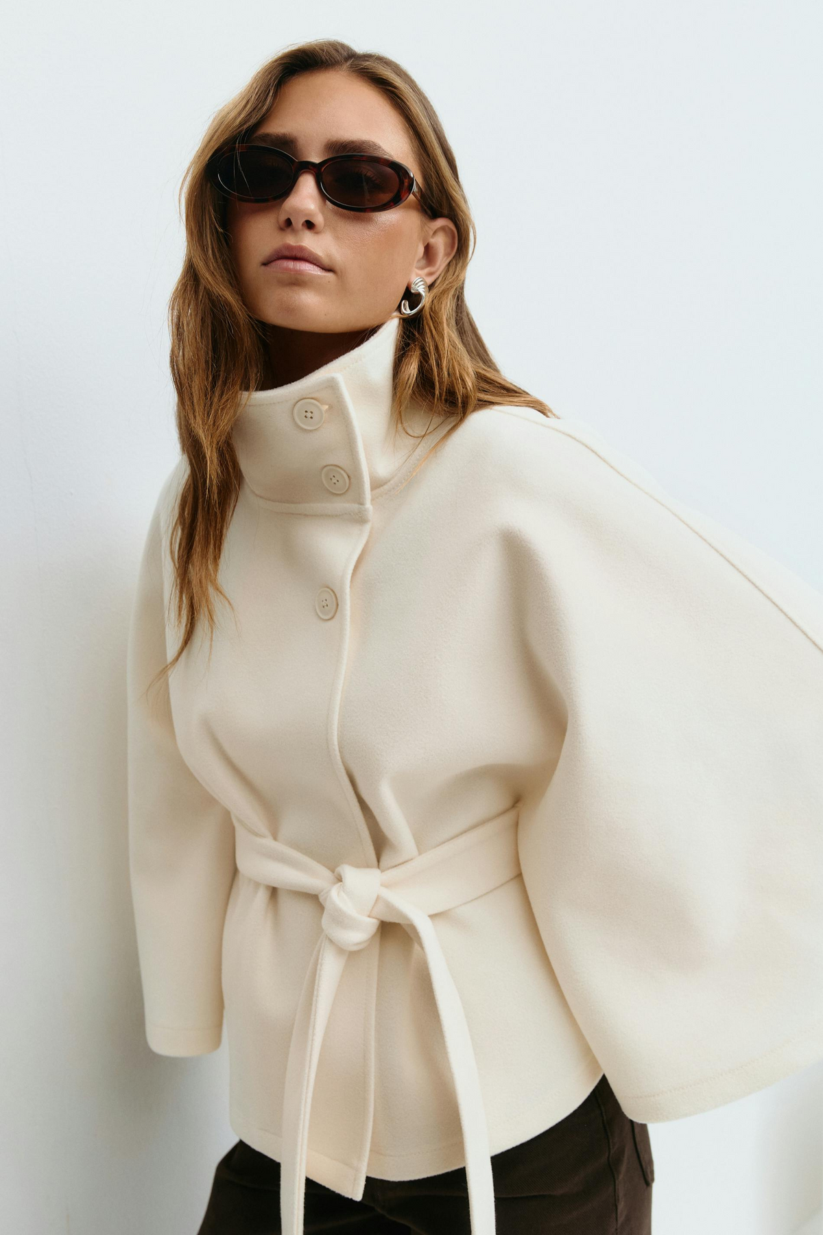 Belted Cape in White – Juliette by Maravesse