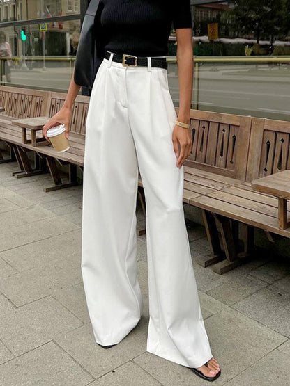 Trousers in White – Odette by Maravesse