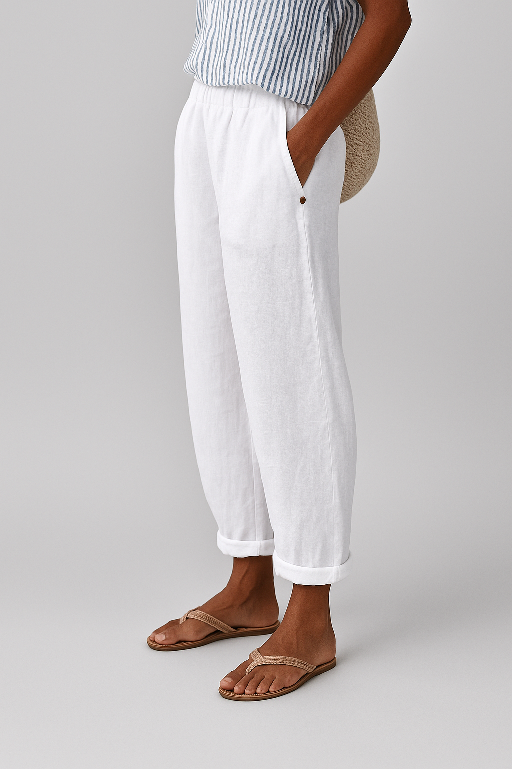 Trousers in White – Giselle by Maravesse
