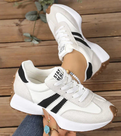 Sneakers in White – Antoinette by Maravesse