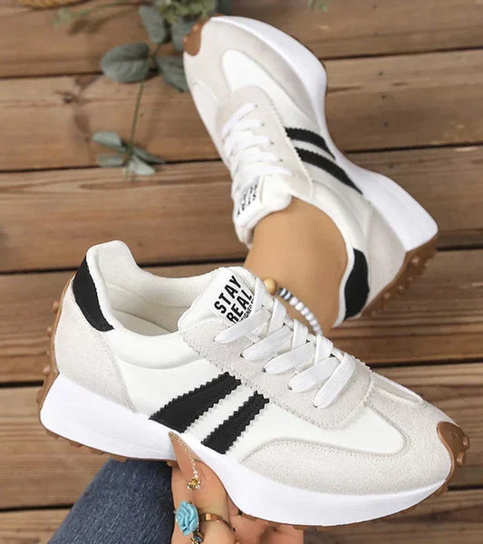 Sneakers in White – Antoinette by Maravesse