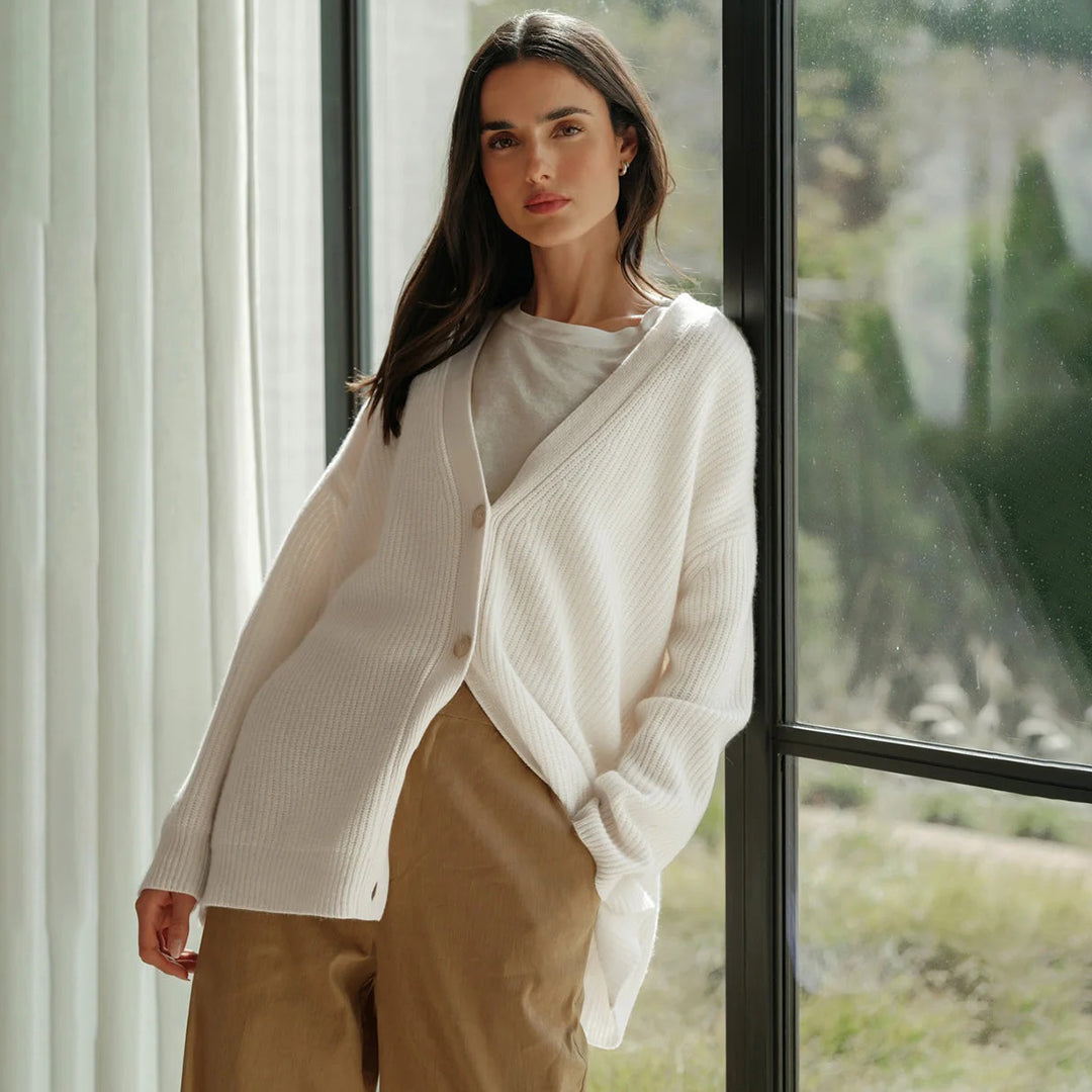 Oversized Cardigan in White – Arabella by Maravesse