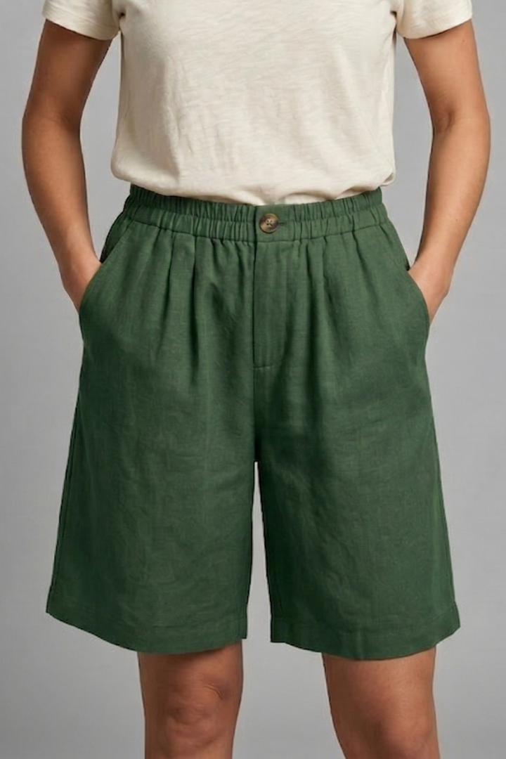 Linen Relaxed Shorts in Green – Rosa by Maravesse